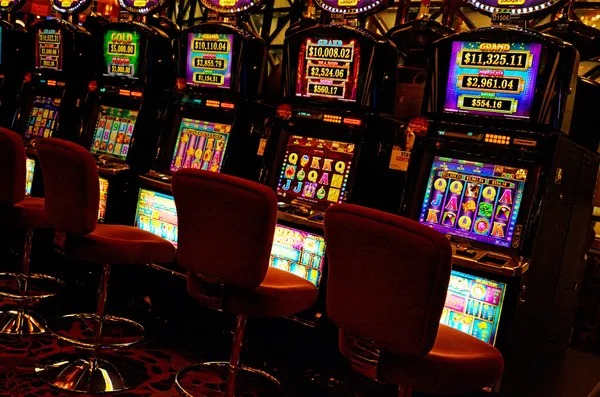 bilyard Infinite Blackjack player hand with hit stand double down options